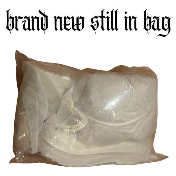 faux fur boots women’s size 7 in cream beige - Picture 4 of 6